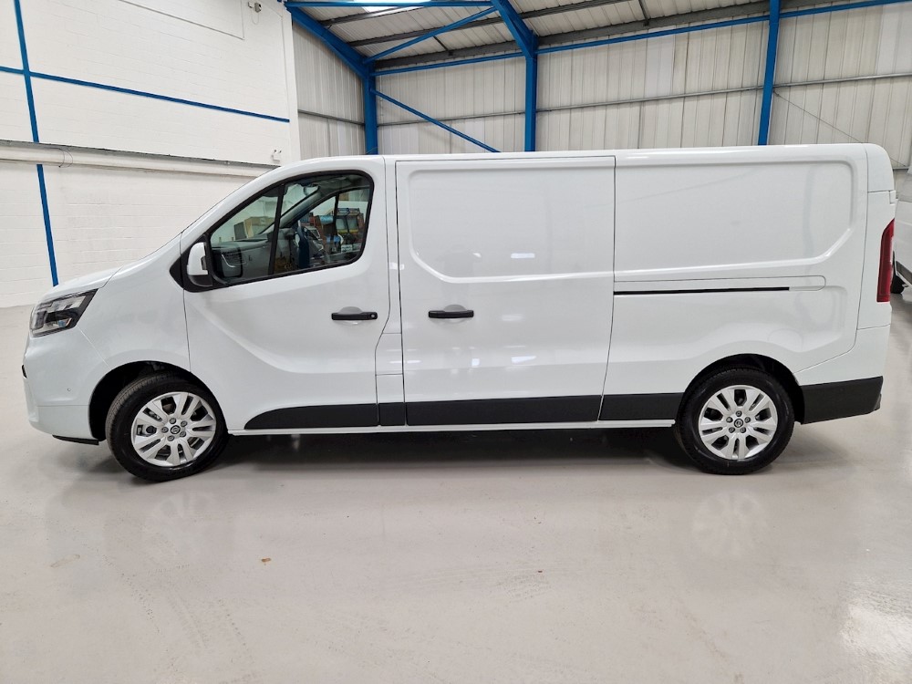 Nissan Primastar 30 L2 Diesel 2.0 dCi 170ps H1 Tekna Van