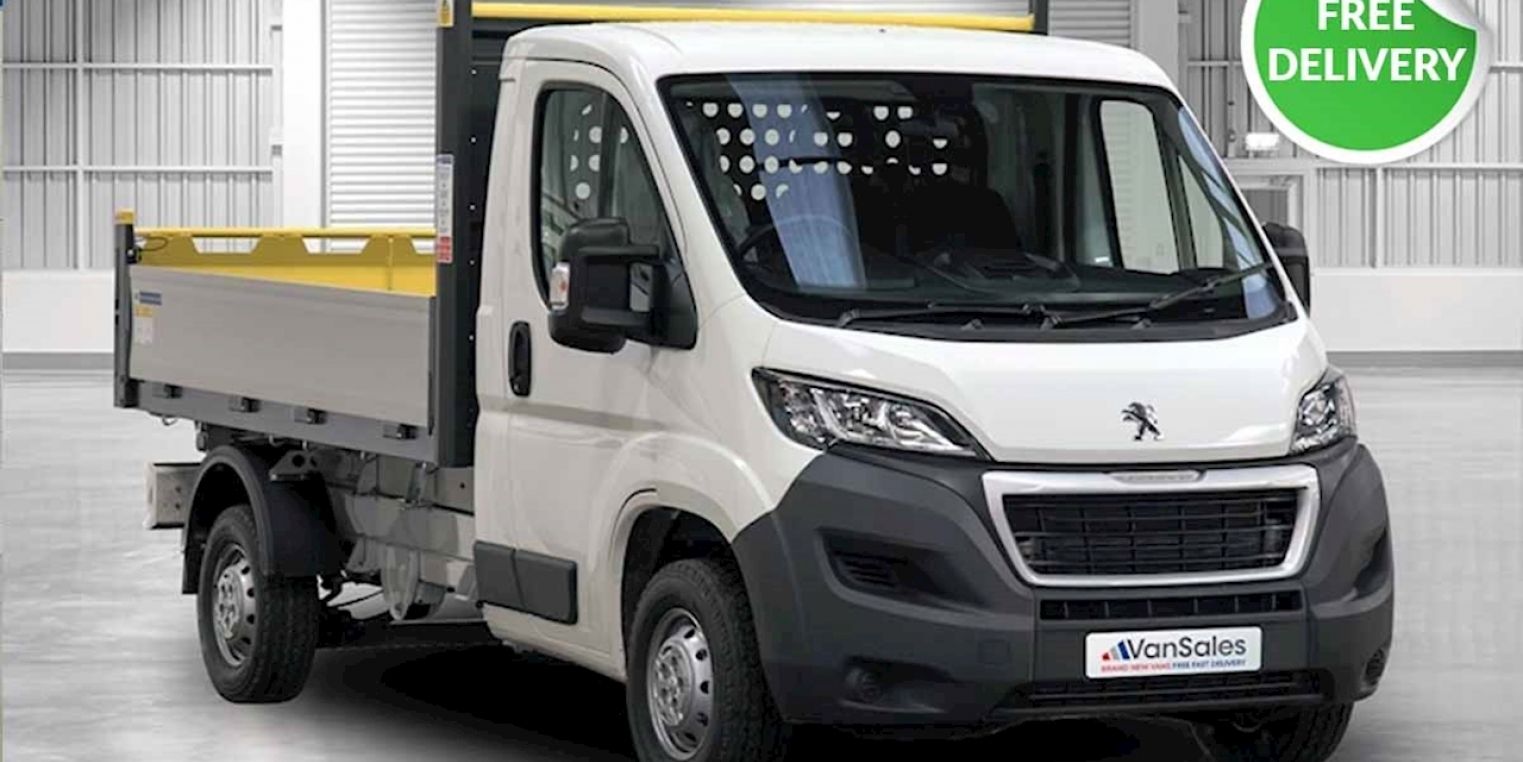 Tipper: Citroen E-Relay vs Peugeot e-Boxer