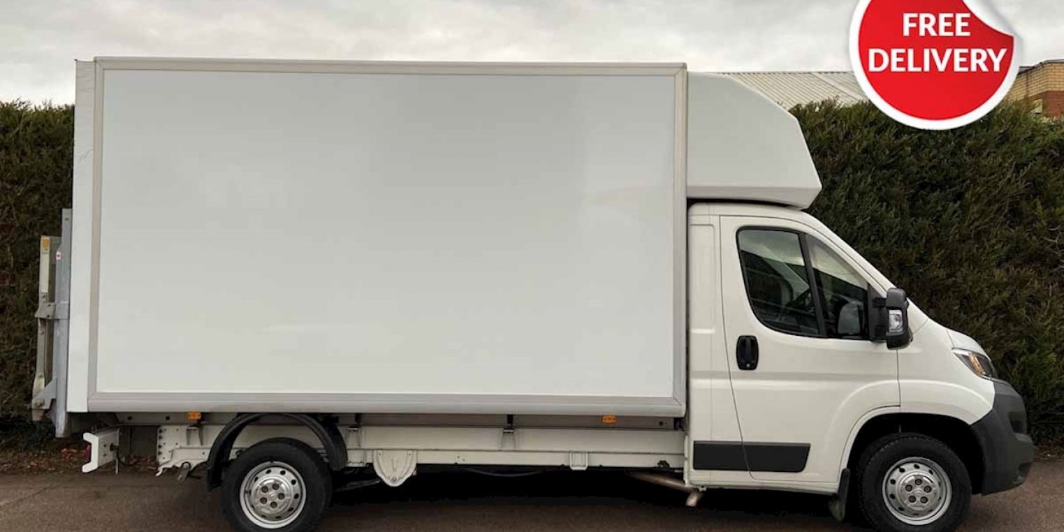 Vauxhall Movano-e Luton vs Volkswagen E-Crafter Luton